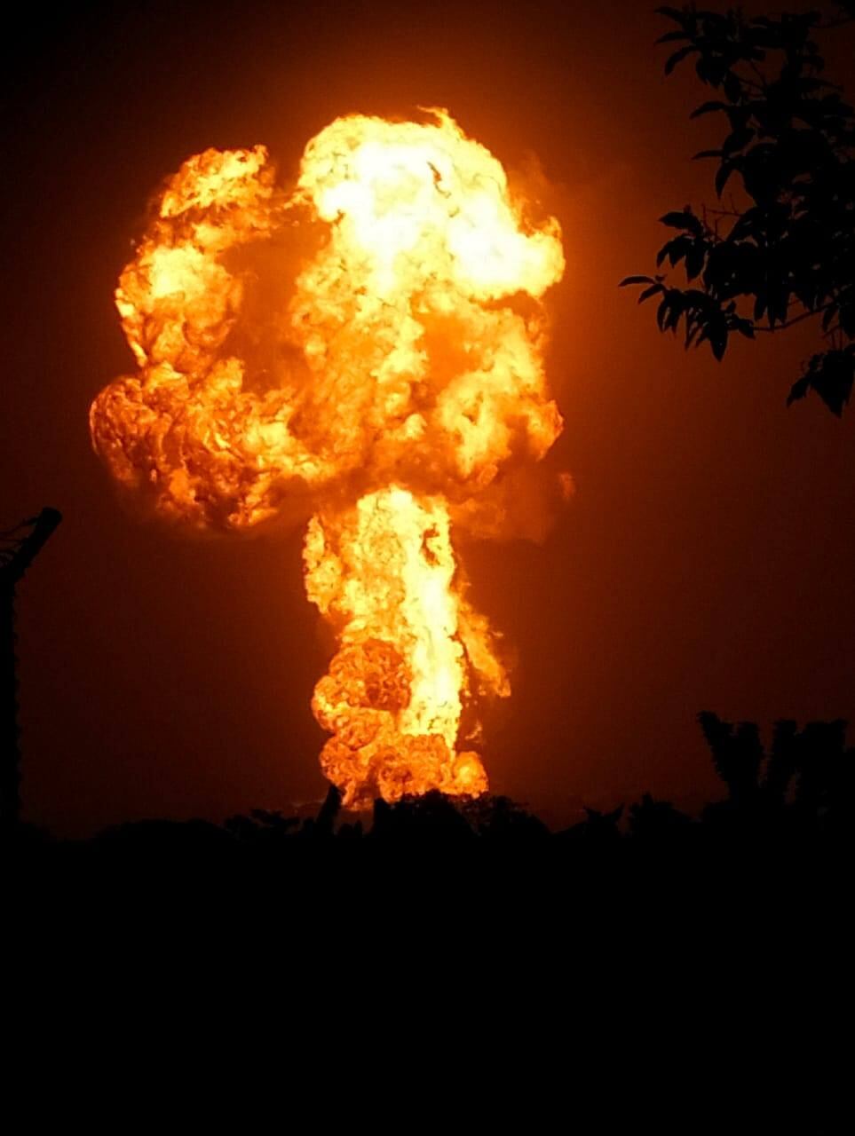 Videos difundidos en redes sociales evidenciaron la expulsión de lodo y gases, lo que generó alarma entre los habitantes del municipio.