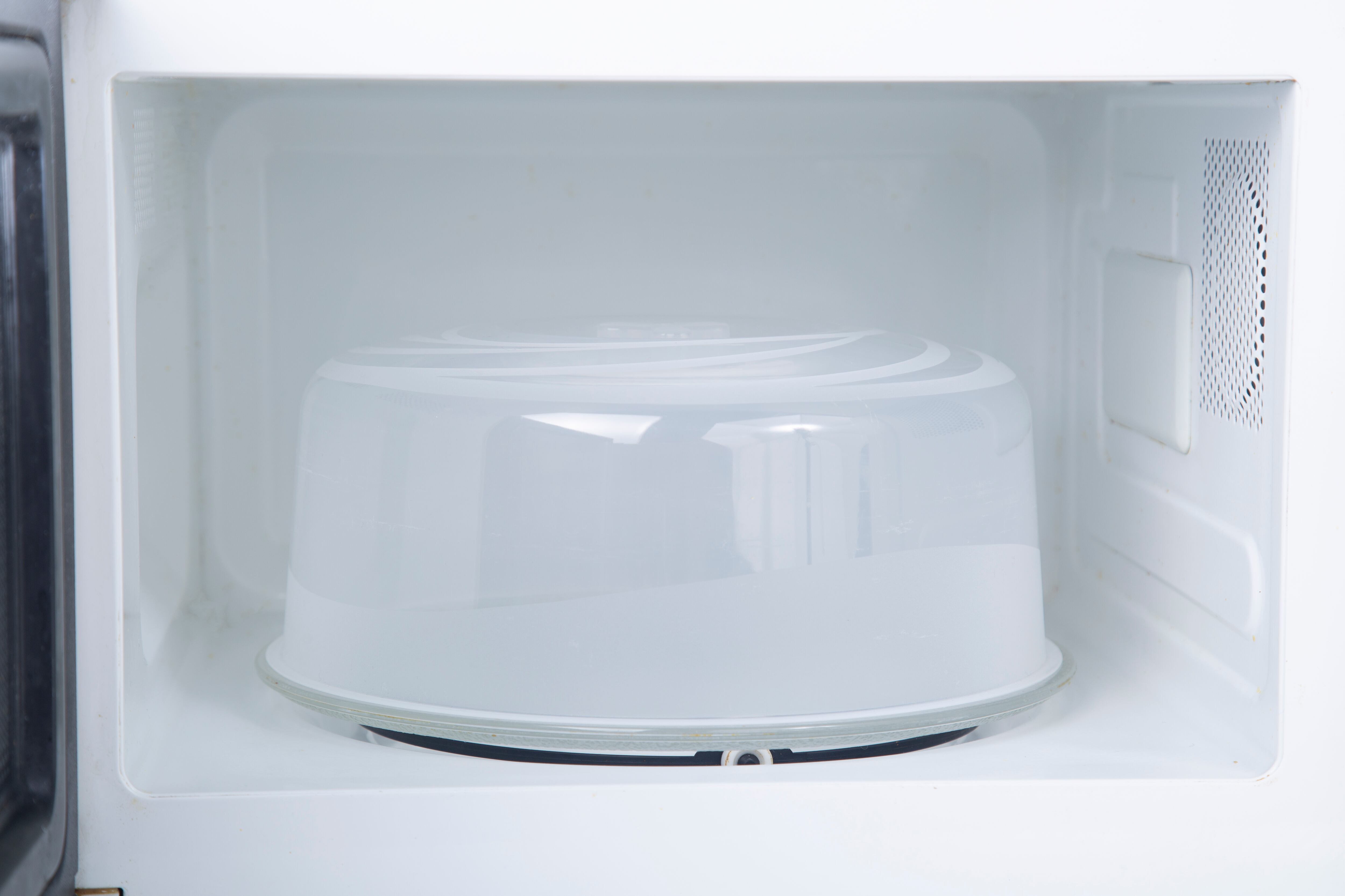 La tapa de microondas se puede conseguir en diferentes tamaños y precios.