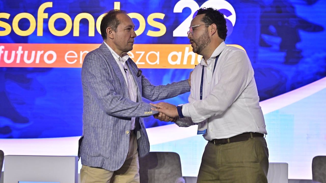Antonio Sanguino, ministro de Trabajo, y Andrés Velasco, presidente de Asofondos