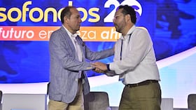 Antonio Sanguino, ministro de Trabajo, y Andrés Velasco, presidente de Asofondos