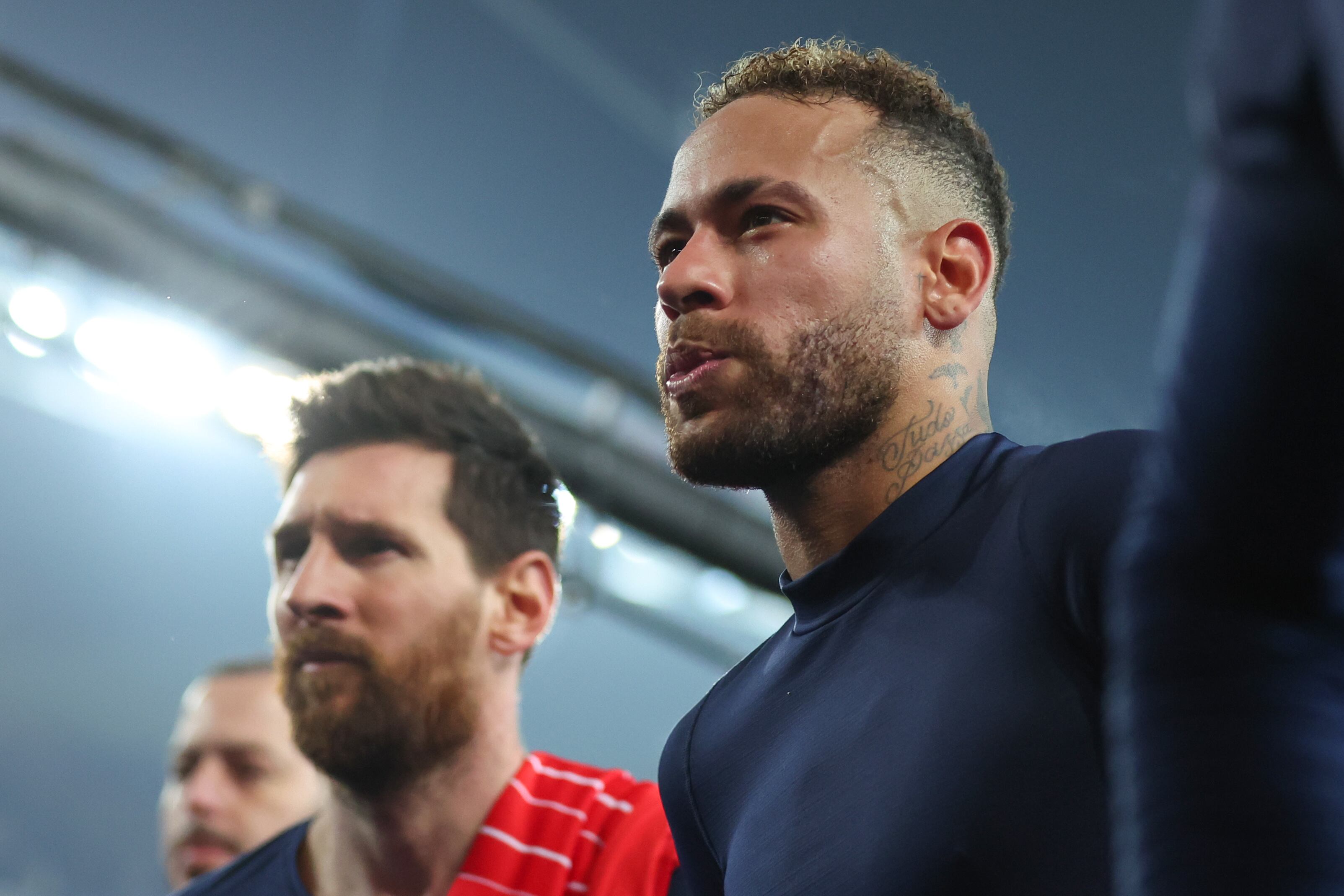 PARIS, FRANCE - FEBRUARY 14: Lionel Messi and Neymar of Paris Saint Germain look dejected after the UEFA Champions League round of 16 leg one match between Paris Saint-Germain and FC Bayern Munchen at Parc des Princes on February 14, 2023 in Paris, France. (Photo by Marc Atkins/Getty Images)