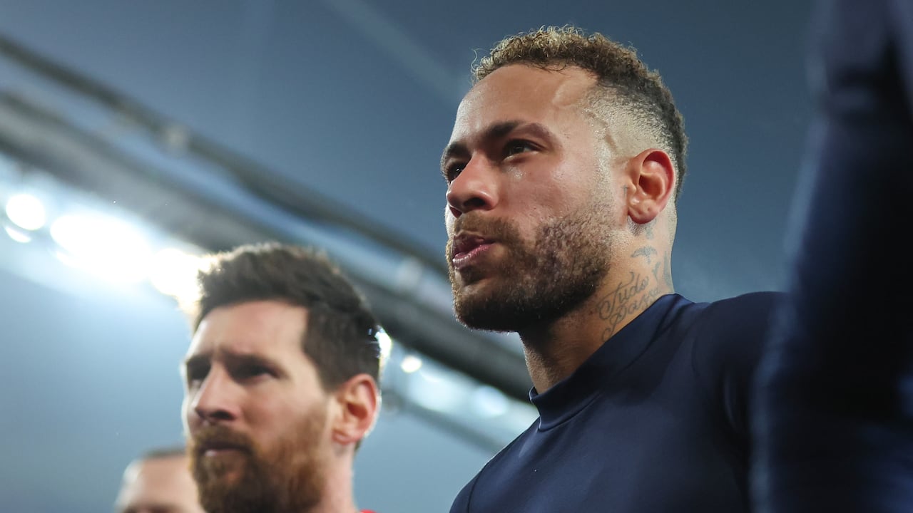 Neymar es duramente señalado por infidelidades.