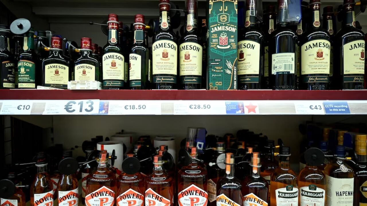 Los expertos recalcan que es sumamente difícil introducir alcohol ilegal en el mercado estadounidense.