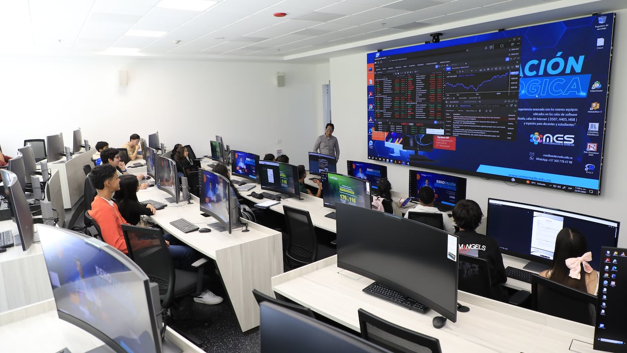 La IA está desempeñando un papel cada vez más importante en la economía y el sector público, por eso la Universidad Externado la ha incorporado en sus programas de formación.