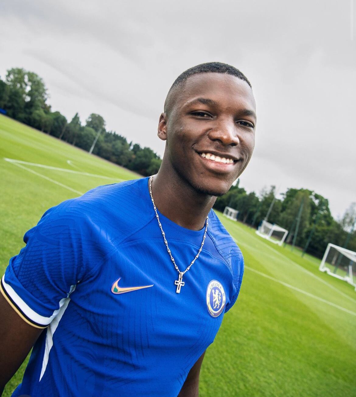 El ecuatoriano de 21 años es el fichaje más caro en la historia del fútbol inglés.