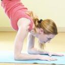 Algunos médicos afirman que estos dolores son espasmos musculares producidos por el estrés, los cuales pueden desencadenar en enfermedades coronarias y jaquecas.