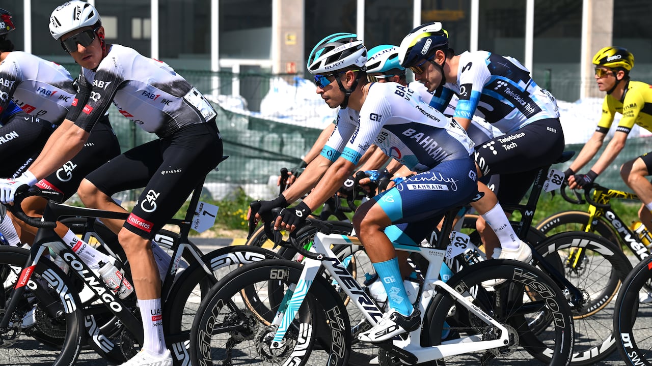 LODOSA, SPAIN - APRIL 08: Santiago Buitrago of Colombia and Team Bahrain Victorious competes during the 64th Itzulia Basque Country 2025, Stage 2 a 186.6km stage from Pamplona-Iruna to Lodosa / #UCIWT / on April 08, 2025 in Lodosa, Spain. (Photo by Tim de Waele/Getty Images)
