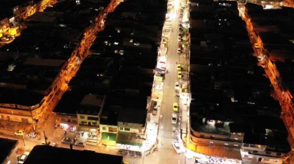Polémica por fallas de luminarias en Medellín.