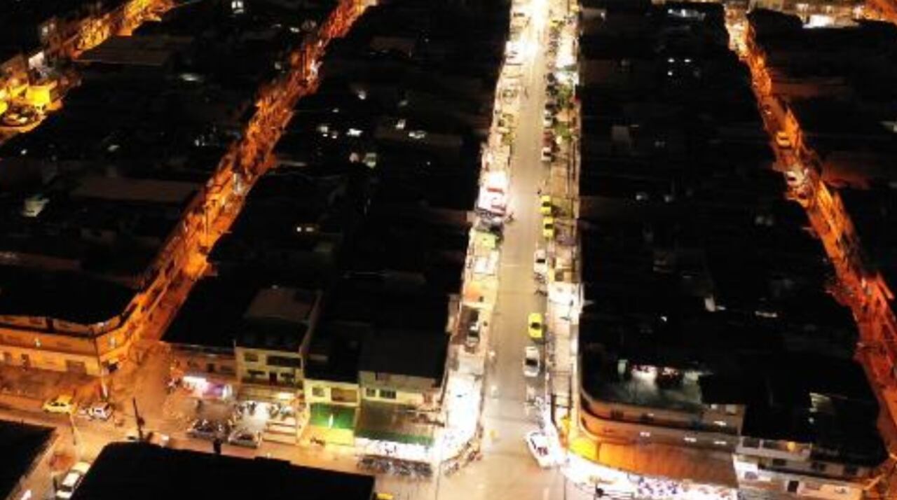 Polémica por fallas de luminarias en Medellín.