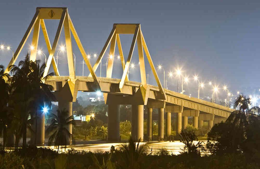 El puente Alberto Pumarejo conecta a los departamentos de Atlántico y Magdalena. Foto: Cesar David Martínez.