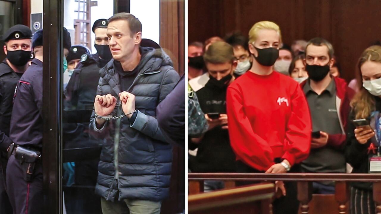 Tras la detención de Navalni, su esposa, Yulia Naválnaya, se convirtió en una piedra en el zapato para el Kremlin. Ya había sido detenida en enero por las fuerzas de Putin.