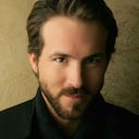 Rayn Reynolds tiene una cara de ternura, que se conjuga con un perfil muy masculino, gracias a su poblada barba.