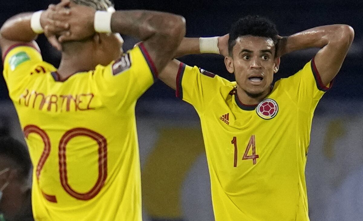 Colombia vs Ecuador /  Luis Díaz y Roger Martínez