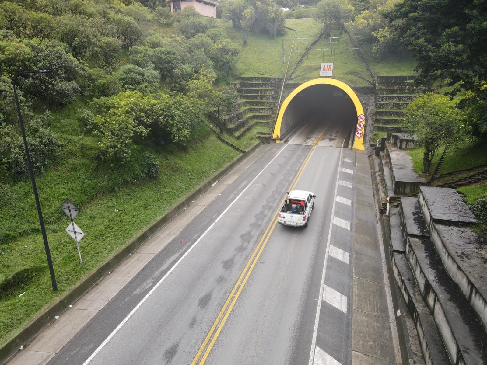 Túneles en la vía al Llano