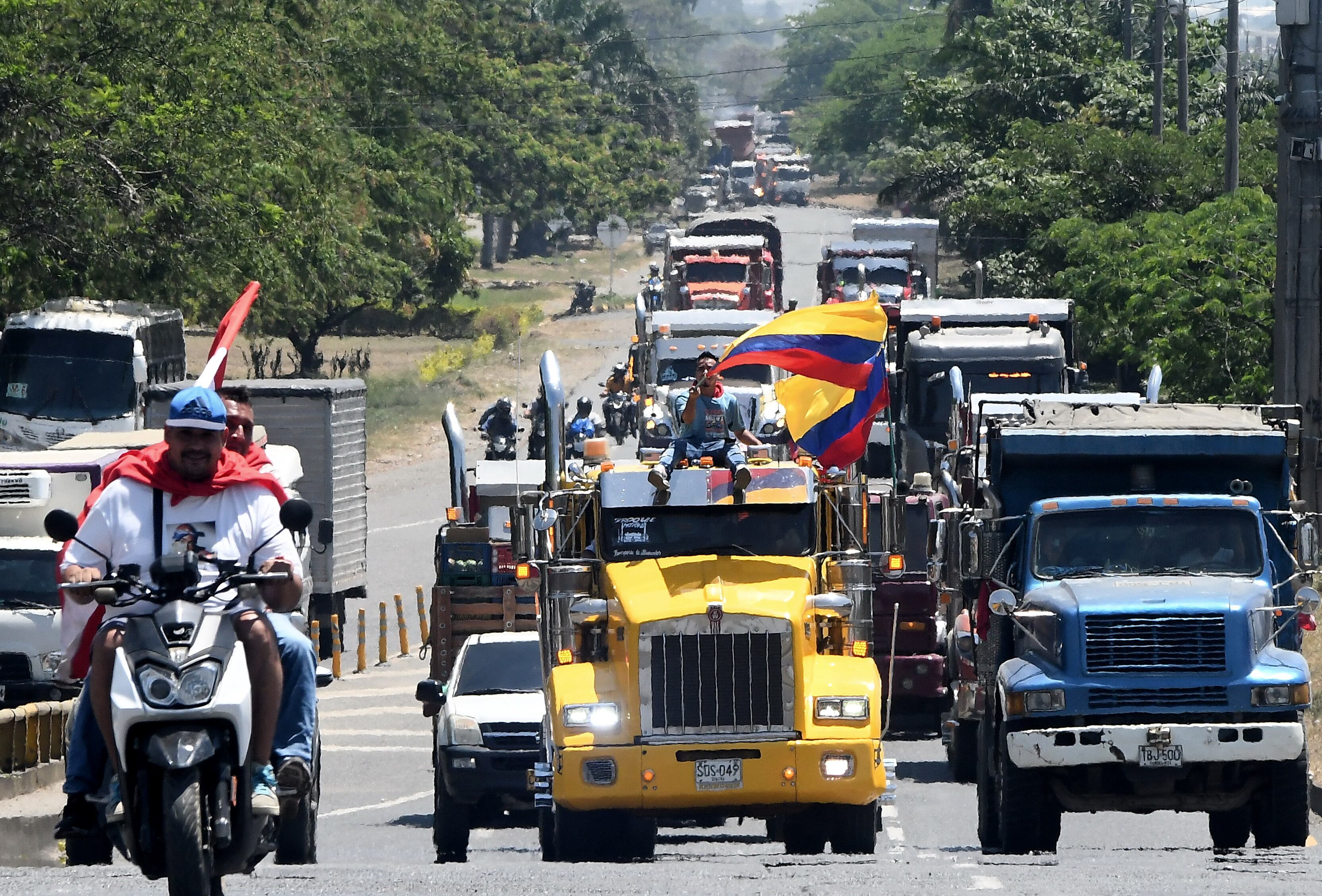 Colombia; Paro Nacional Camionero, por el  incremento de valor del ACPM. Recorrido Yumbo Cali. foto José  L Guzmán. El País