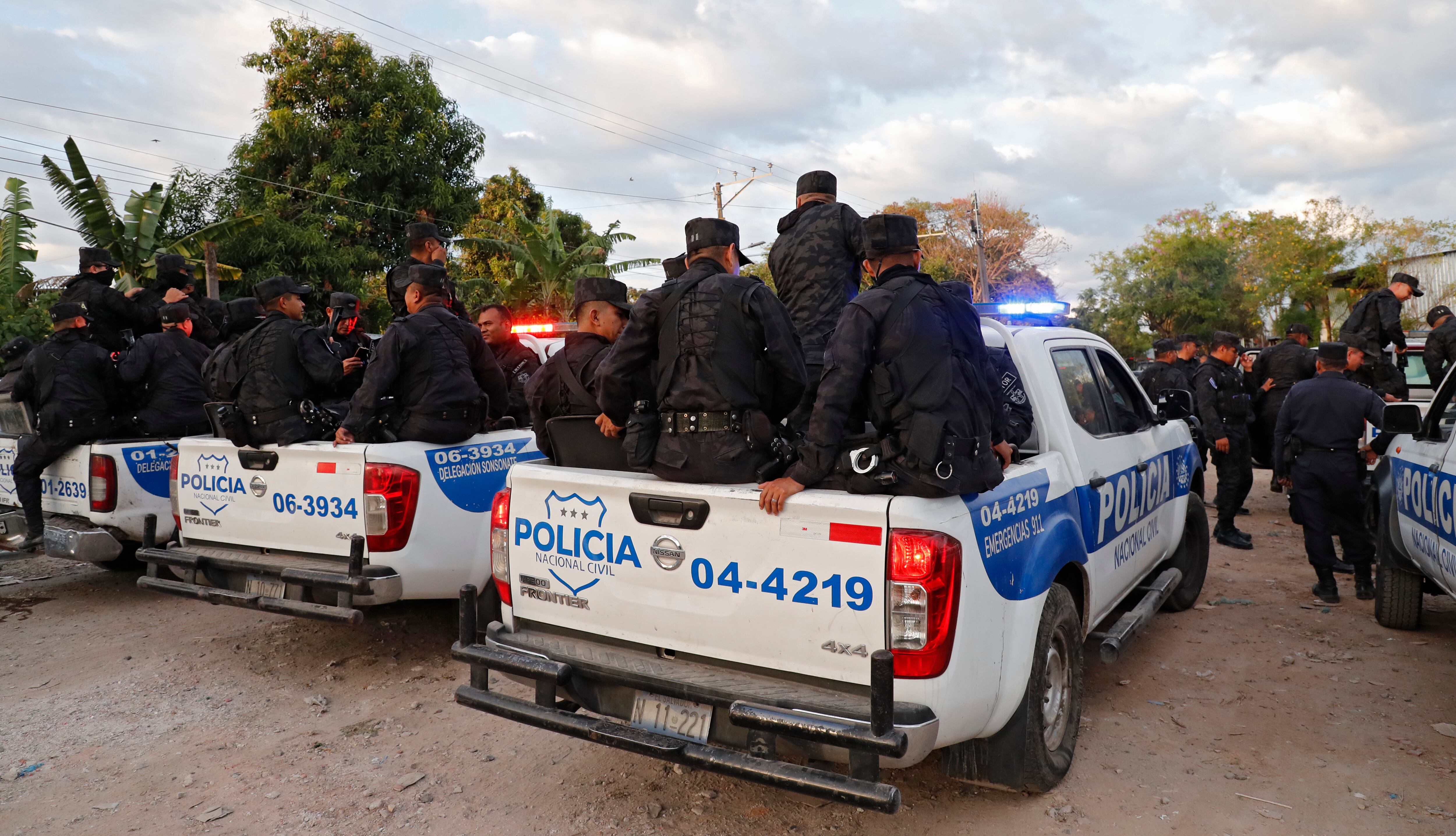 Operativo de Intervención Rápida realizado  por la Policía Nacional Civil (PNC) en La Campanera, Soyapango
El Salvador