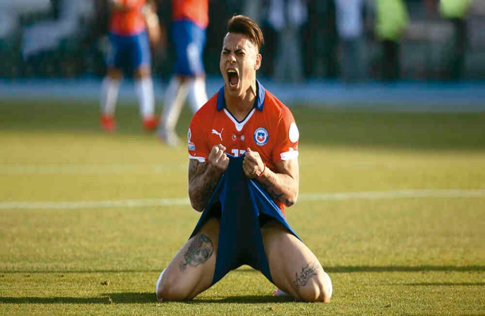 Lamento del delantero chileno Eduardo Vargas al fallar un gol ante la selección de Argentina. Copa América 2015, Chile.