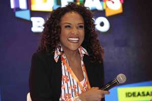 Mábel Lara moderó 'Humor en tiempos difíciles.