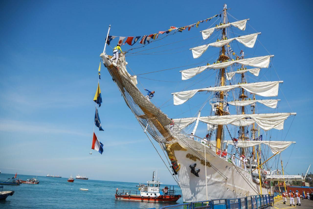 El Buque Escuela ARC Gloria arribó al puerto de Santa Marta este martes 9 de agosto.