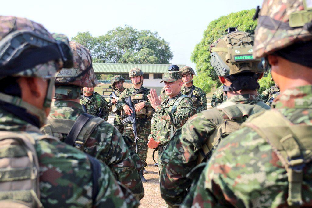 Operaciones militares contra las Autodefensas Conquistadoras de la Sierra Nevada en zona rural de Santa Marta.