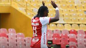 Rodallega se fue de doblete en su primer partido como titular este año