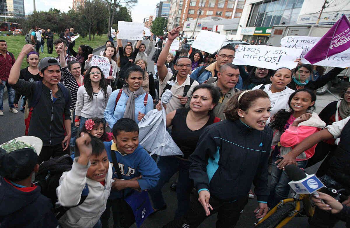 Rafael Uribe Noguera sale de la Clínica Vascular Navarra y es trasladado a una URI. Foto: León Darío Peláez/ SEMANA  