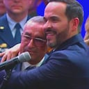 El emotivo momento en que 'el señor de la panela' impuso la banda presidencial a Abelardo De La Espriella