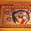 ¿O esta imagen de madera policromada del Cristo resucitado en estilo mestizo-barroco en el altar principal de la misión jesuita de Concepción, departamento de Santa Cruz, Bolivia?