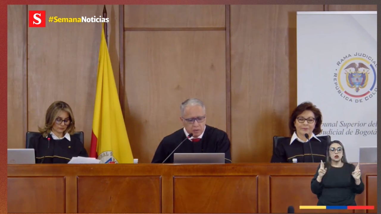 La togada tuvo una posición diferente a los otros magistrados.