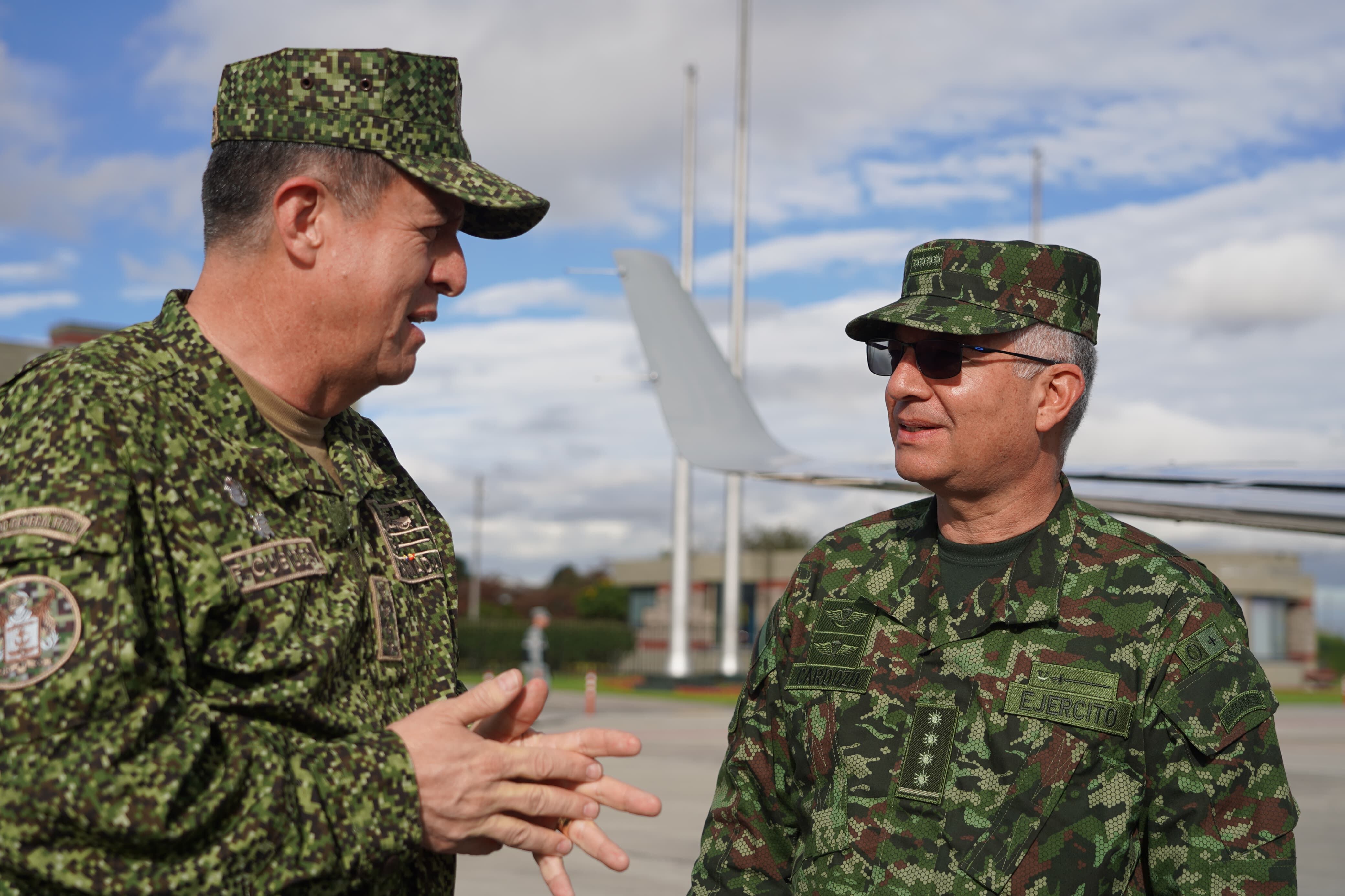 Comandante General de las Fuerzas Militares y el Comandante del Ejército Nacional