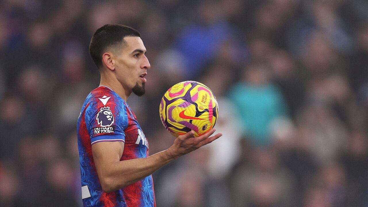 LONDON, ENGLAND - DECEMBER 29: Daniel Munoz of Crystal Palace in action during the Premier League match between Crystal Palace FC and Southampton FC at Selhurst Park on December 29, 2024 in London, England. (Photo by Warren Little/Getty Images)