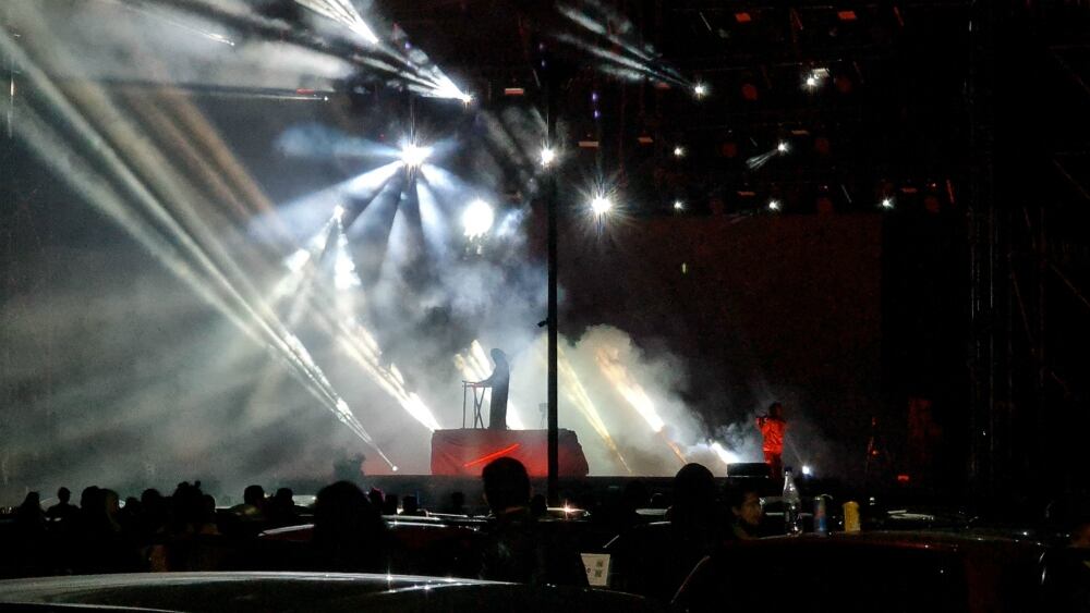 Ela Minus tocó su disco 'acts of rebellion'. El sonido pudo haber sido un poco ás constante. Ella lo hizo genial.