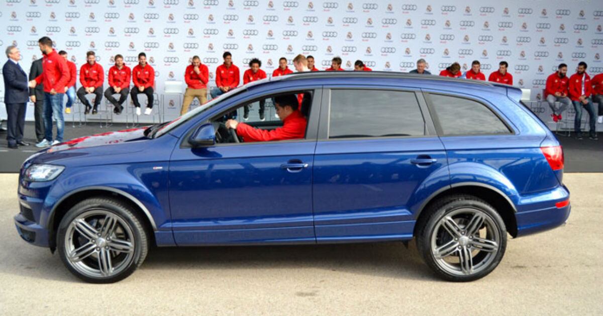 En su paso por el Real Madrid recibió varios carros. 