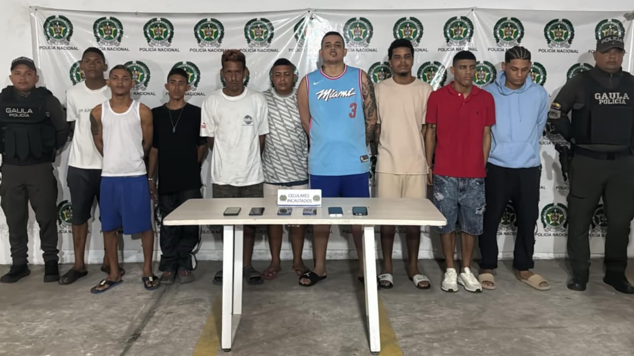 Estas personas fueron las capturadas en el operativo.