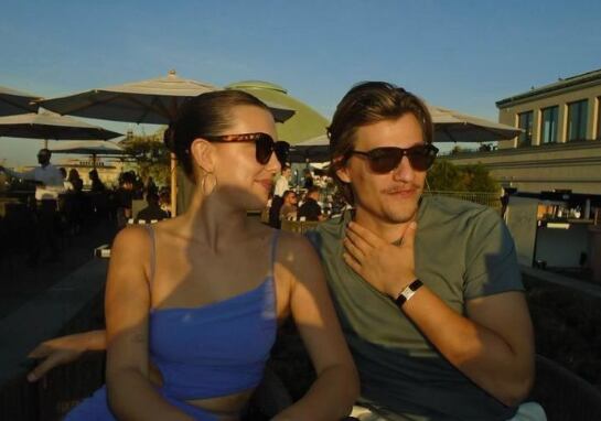 Los jóvenes se casarán pronto, aunque no han dado fechas.