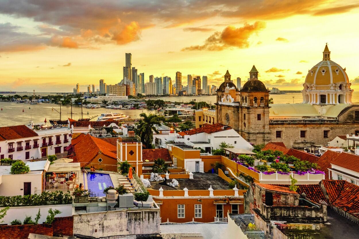 El Hotel InterContinental Cartagena de Indias, ubicado en el sector de Bocagrande, cerca del Centro Histórico y el Aeropuerto Internacional Rafael Núñez.