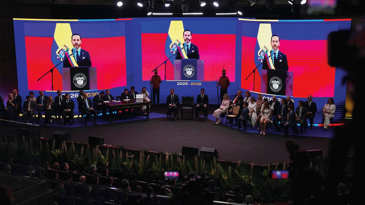 El auditorio de la Universidad Santiago de Cali se convirtió en el escenario escogido por Abelardo De La Espriella para posesionarse.