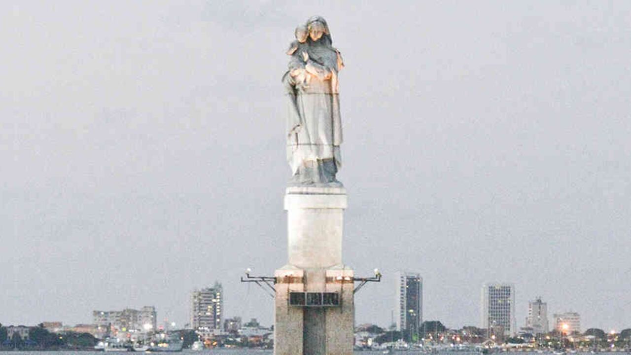 La Virgen de la Bahía está en el mar desde 1989.