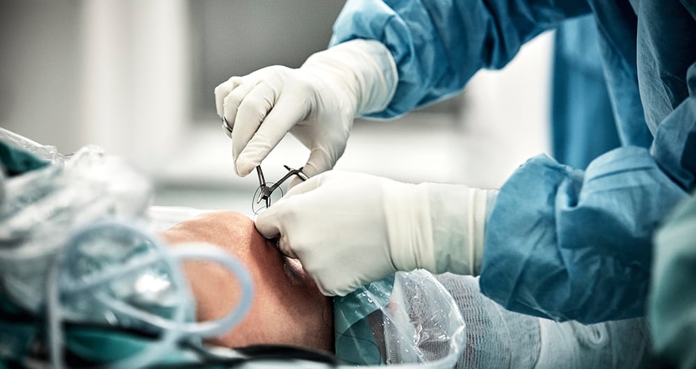 Los procedimientos más realizados por médicos falsos en Colombia son las reducciones de piel y grasa abdominal bajo anestesia local. También rinoplastias.