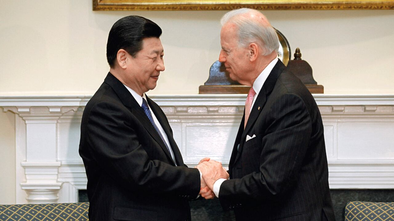 Las tensiones entre las dos potencias, lideradas por Xi Jinping y Joe Biden, aumentan con el pasar de los días y cualquier intención de calmar las aguas parece inútil de momento.