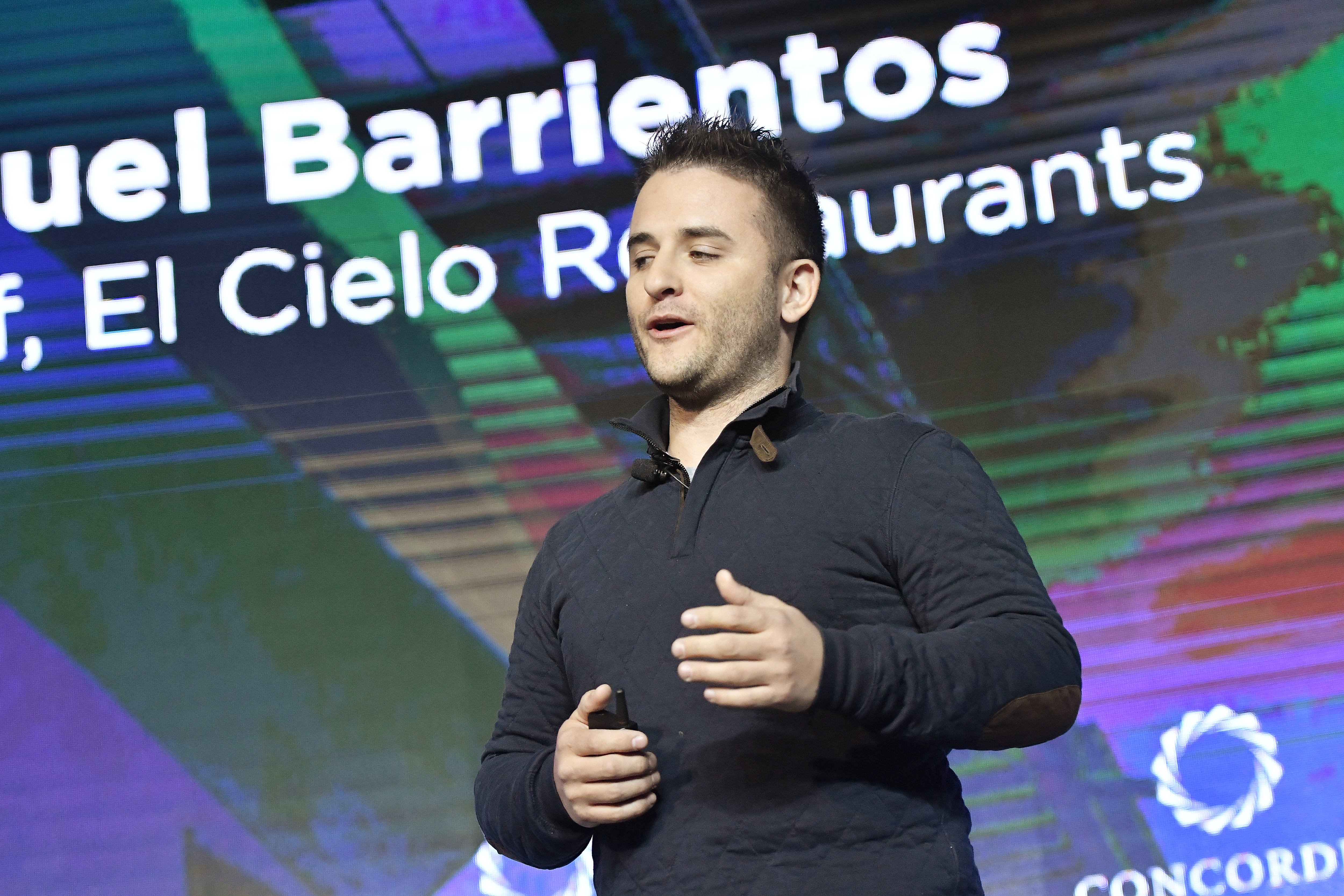 Juan Manuel Barrientos recientemente recibió dos reconocimientos.