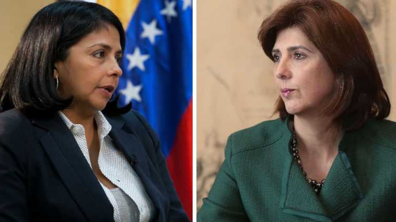 Las cancilleres de Venezuela, Delcy Rodríguez, y Colombia, María Ángela Holguín.