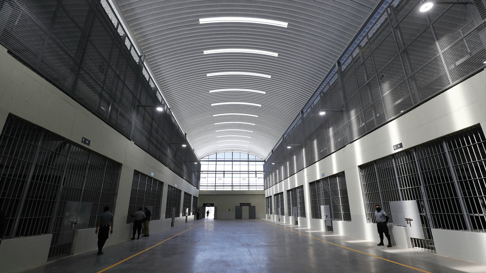 Centro de Confinamiento del Terrorismo" (CECOT)