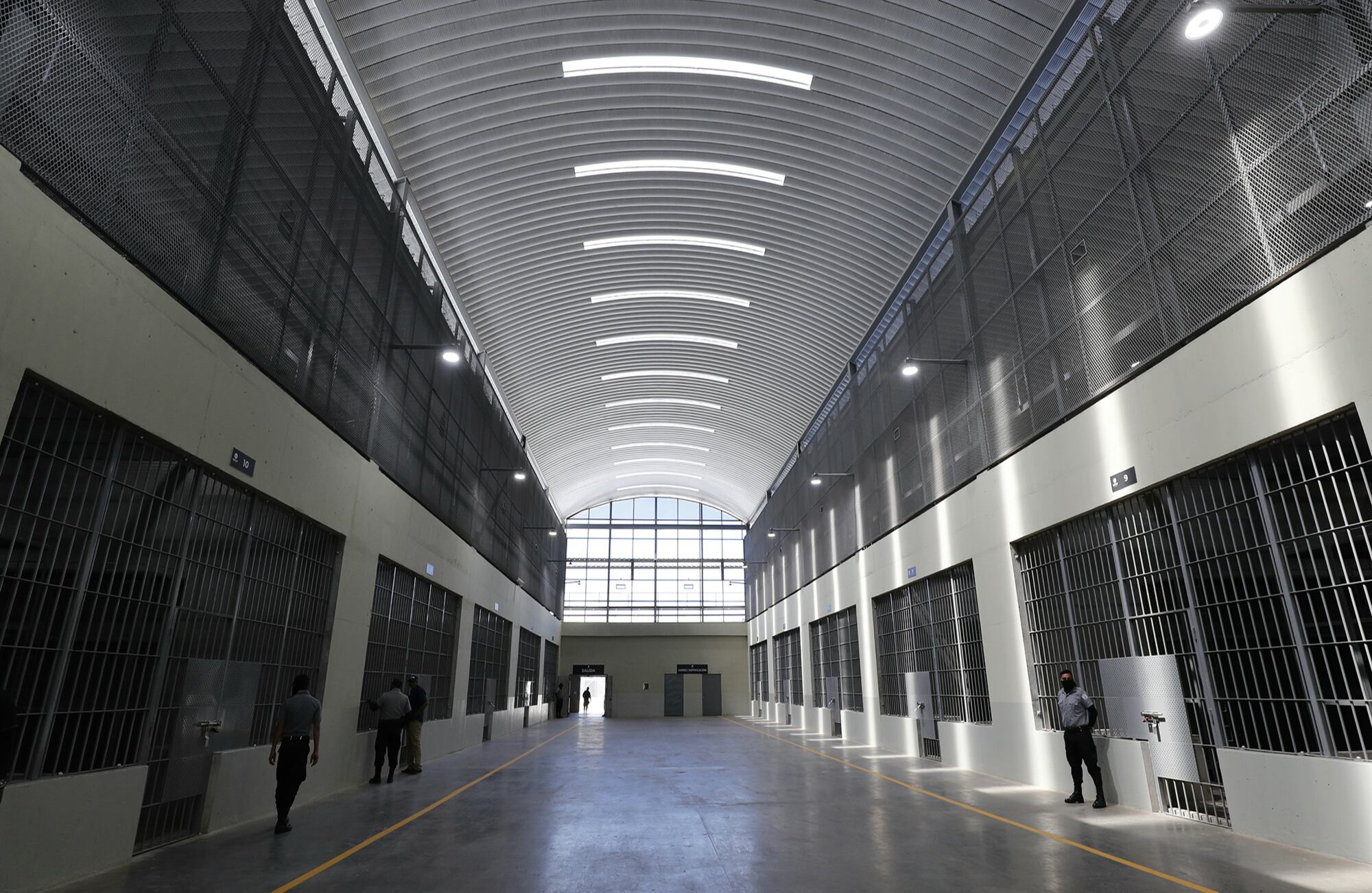 Centro de Confinamiento del Terrorismo" (CECOT)