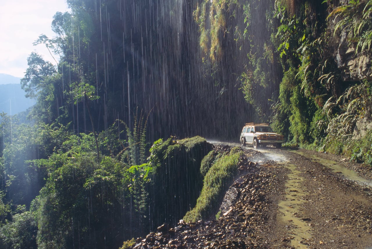 Las carreteras a menudo acumulan polvo, suciedad y otros contaminantes.
