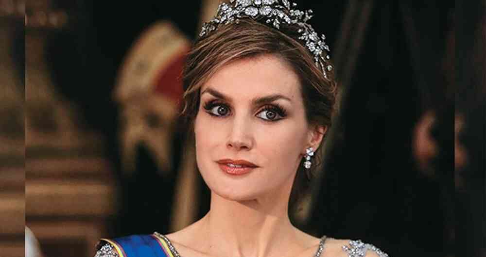 Diez años después de su matrimonio con el príncipe Felipe, Letizia se convirtió en reina de España.