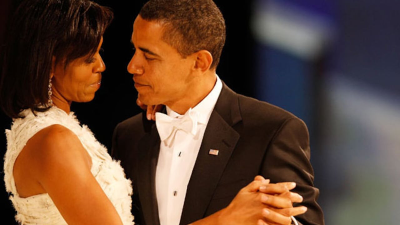 Como uno de sus gestos de amor a su esposa, el expresidente Barack Obama, el día de hoy, realizó una romántica publicación en sus redes sociales.