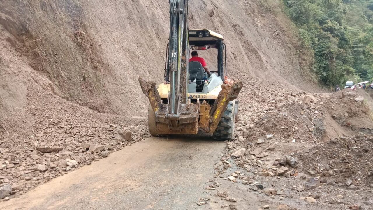 Las fuertes y constantes lluvias siguen generando afectaciones viales en el departamento de Caldas