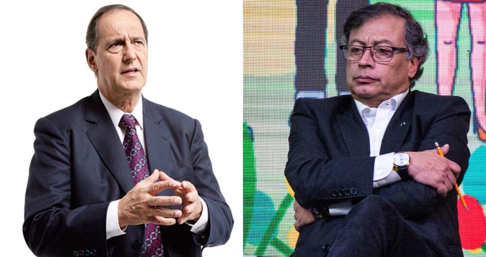 De izquierda a derecha: el exministro Juan Camilo Restrepo y el presidente Gustavo Petro.