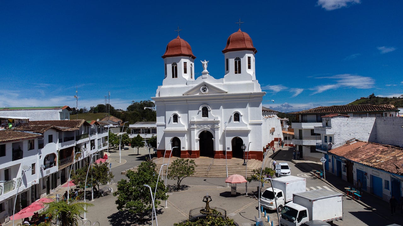 Iglesia Nuestra Señora de Chiquinquirá en San Vicente Ferrer, Antioquia.